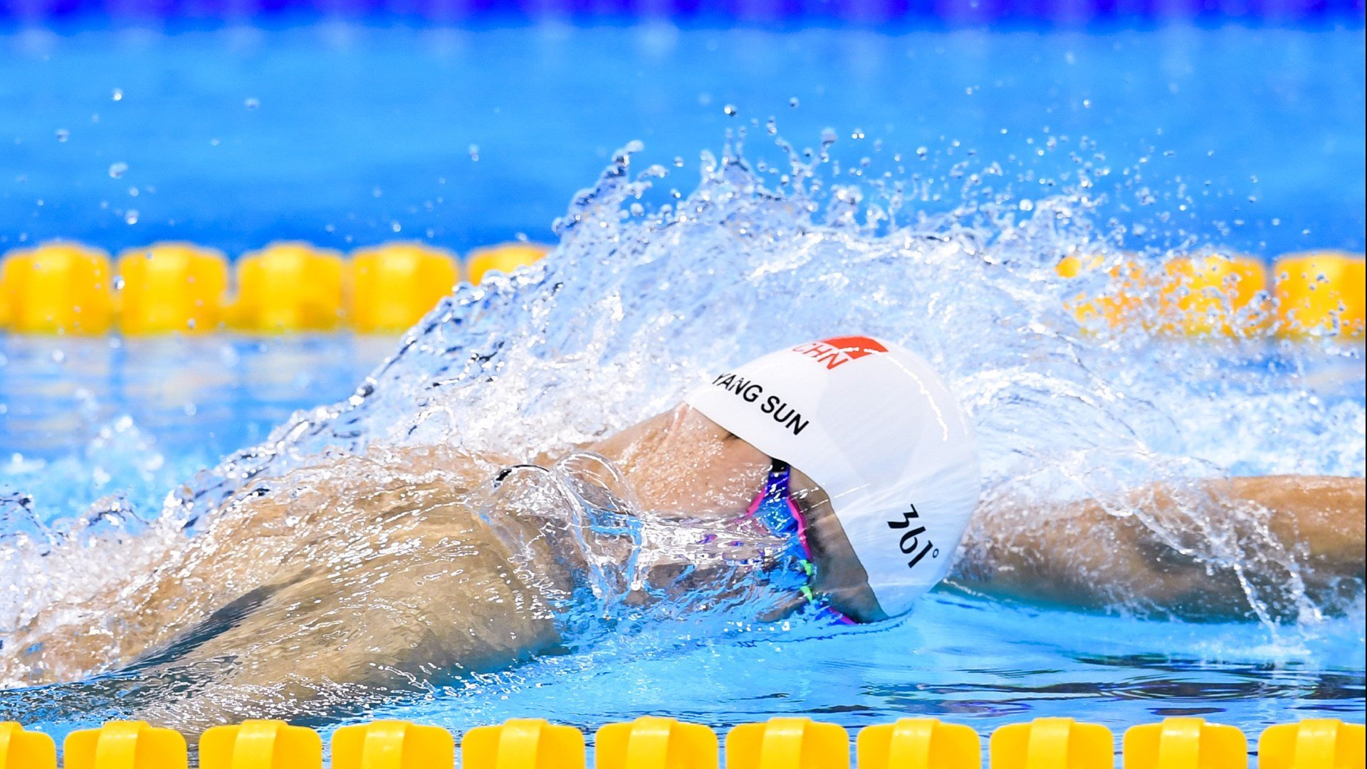 电竞赛场焦点！日本队对阵美国队，老将回归赛场，再度燃起斗志